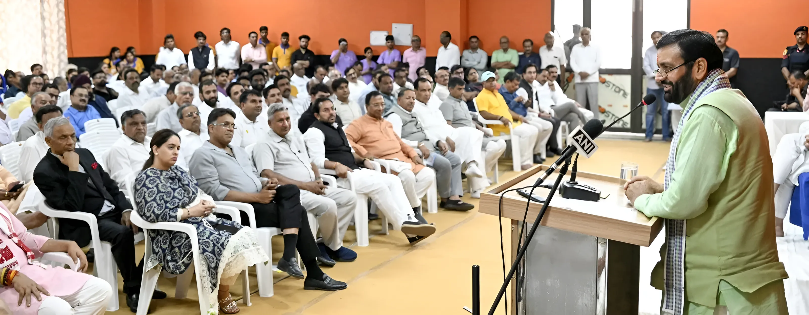 सीएम सैनी का बयान  - जो देश में रहकर हमारे से ही 'गद्दारी' करेगा..उसके साथ वही 'बर्ताव' किया जाएगा